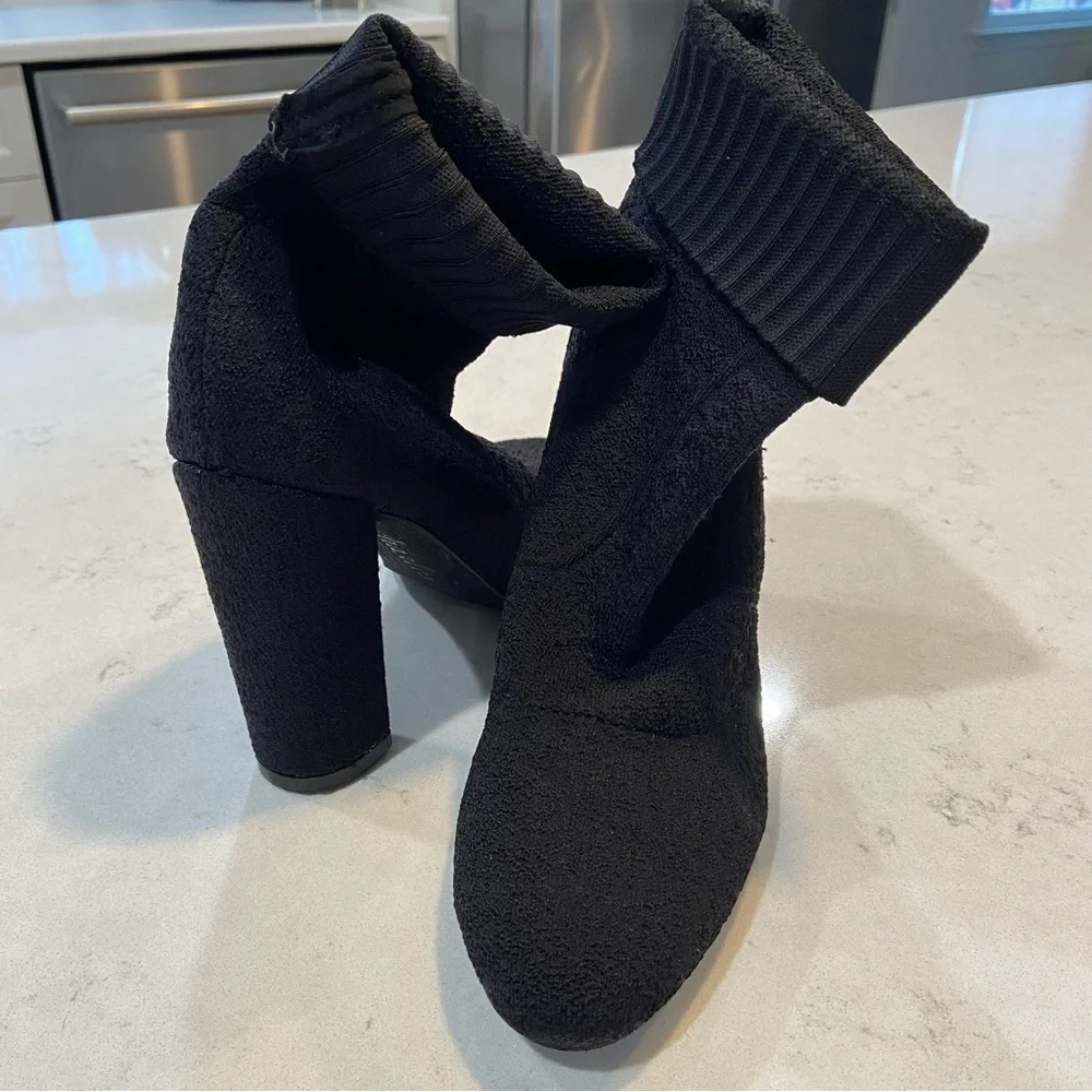 CHARLES by Charles David knit bootie size 7 1/2